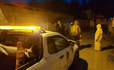 Desmoronamento de pedras deixa família desalojada