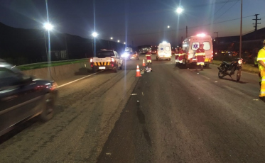Imbituba: motociclista morre após colidir em veículo na BR-101