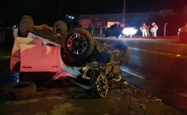 Bêbado é preso após capotamento