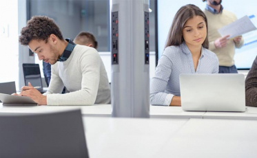 Mulheres ganham menos que homens mesmo sendo maioria com ensino superior