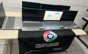 Após serem furtados por adolescentes, PM recupera sete notebooks de escola em Araranguá