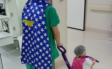 Diversão e menos tensão na hora da cirurgia para crianças