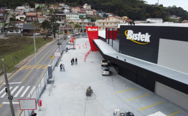 Bistek inaugura nova loja na Grande Florianópolis