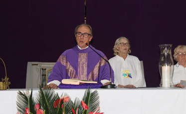 Idosos participam de celebração especial de Páscoa em Nova Veneza