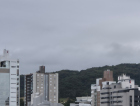 Segunda começa com chuva fraca e frio no Sul, mas tempo abre durante a semana