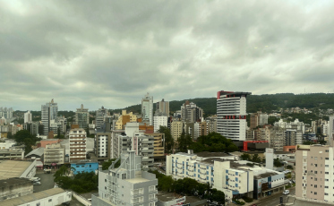 Região tem alerta para temporal e chuva intensa nesta terça