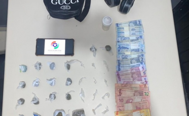 Polícia prende homem em flagrante por tráfico de drogas em Criciúma