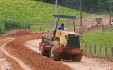 Obras de pavimentação na Rodovia da Imigração Italiana marcam fim de espera histórica