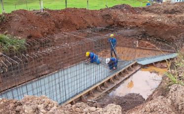 Zé Milton vistoria obras de pavimentação da SC-108