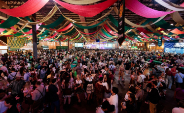 Oktoberfest de Blumenau supera expectativas e entra na reta final