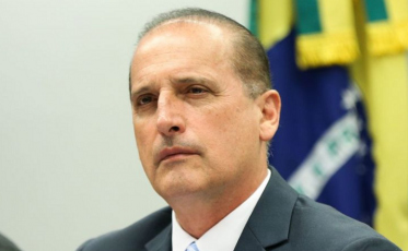 Governo promete máquina enxuta, mas reduz menos de 3% dos cargos comissionados