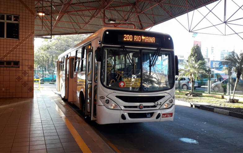 15 linhas são afetadas após apreensão judicial de 20 ônibus em Criciúma