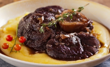 Aprenda a como preparar um delicioso Ossobuco ao vinho 