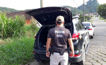 Cinco mandados de busca e apreensão são cumpridos em Laguna