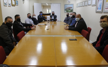 Mais 240 metros de asfalto para a Rodovia Francisco Ricken