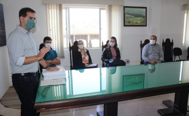 Entregue ordem de serviço para asfaltar rodovia em Maracajá