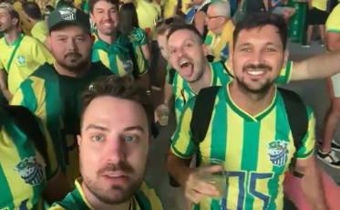 No Catar, amigos do Sul de SC participam de concentração para a estreia do Brasil (VÍDEO)
