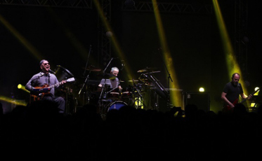 Melhores momentos do show dos Paralamas