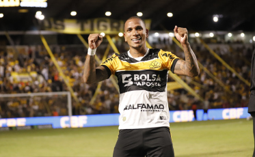 Especialista em bola parada: Otero chega ao 40° gol de falta na carreira