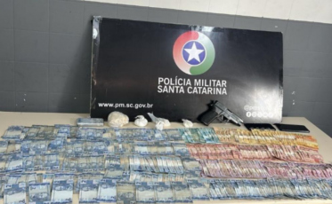 Mulher é presa por tráfico de drogas em Criciúma