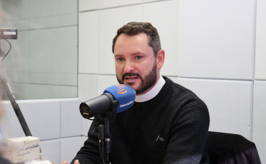 Da vida pessoal ao sacerdócio: Padre Thiago De Moliner no Ninguém Morre de Tédio