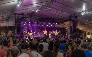 Padre Ezequiel Dal Pozzo atrai milhares de pessoas para o Balneário Rincão