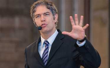 Depois da crise vem o crescimento, garante Ricardo Amorim