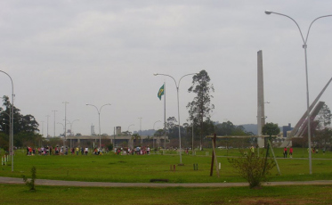 Presidente da Famcri explica o corte de árvores antes do prazo no Parque Centenário