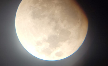 Criciúma: mais de 1,4 mil pessoas acompanham superlua azul no Parque Astronômico