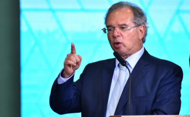 Paulo Guedes compara entrada da China na economia global a “elefante em piscina de crianças”
