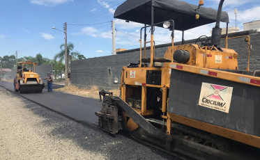 Obras de pavimentação asfáltica iniciam em mais de 30 ruas em Criciúma