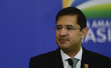 Advogado-geral da União pede exoneração do cargo