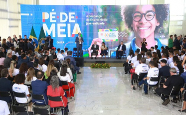 Pé-de-meia: entenda auxílio financeiro a estudante