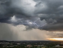 Calor dá trégua e frente fria se aproxima do Sul de SC