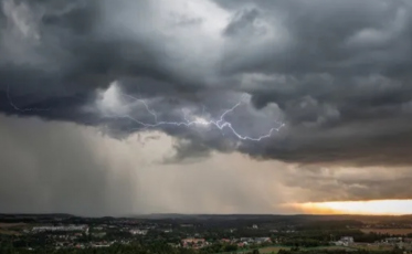 Calor dá trégua e frente fria se aproxima do Sul de SC