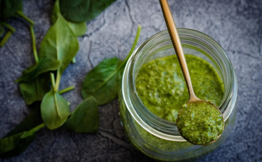 ((Áudio) Saimon Novack ensina como preparar o molho pesto perfeito