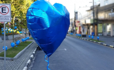 Dia dos Pais é comemorado com 450 balões no Centro de Içara