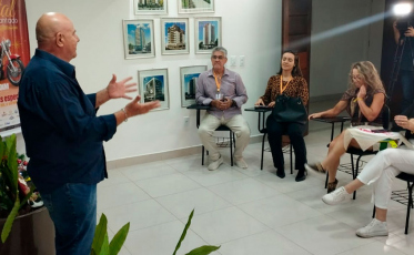 Natal Encantado de Içara: chegada do Papai Noel abre programação na próxima semana