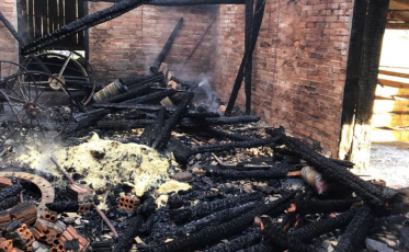 Incêndio destrói paiol em Timbé do Sul