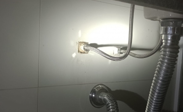  Vazamento de água quente deixa idosa com queimadura na perna em Forquilhinha