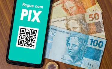 Pix avança nos bares e restaurantes e já representa um em cada cinco pagamentos