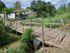 Ponte quebrada ameaça segurança de moradores do bairro Wosocris
