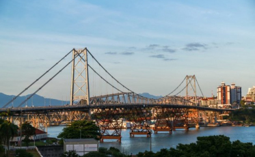 Ponte Hercílio Luz será liberada para o transporte coletivo