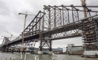 “Se quiser passar um trem, vai passar”, diz secretário sobre a Ponte Hercílio Luz