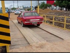 Ponte provisória é liberada para veículos pequenos na Lino Zanolli