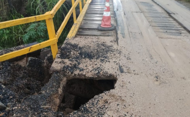 Içara: Interditada ponte no bairro Tereza Cristina