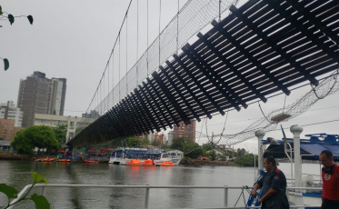 Ponte pênsil que rompeu em Passo de Torres deve ser entregue em março