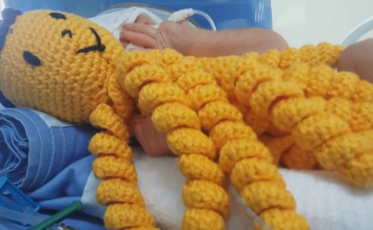 Materno Infantil está arrecadando linhas para produção de polvos de crochê 