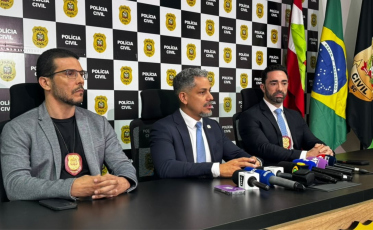 Furgão suspeito levou polícia a galpão com 4,4 toneladas de cocaína em SC