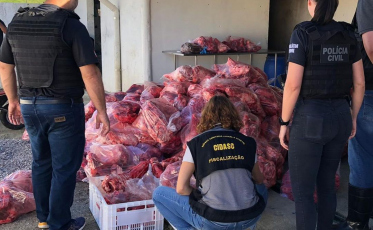 Polícia Civil apreende três toneladas de carne em abatedouro clandestino de Braço do Norte